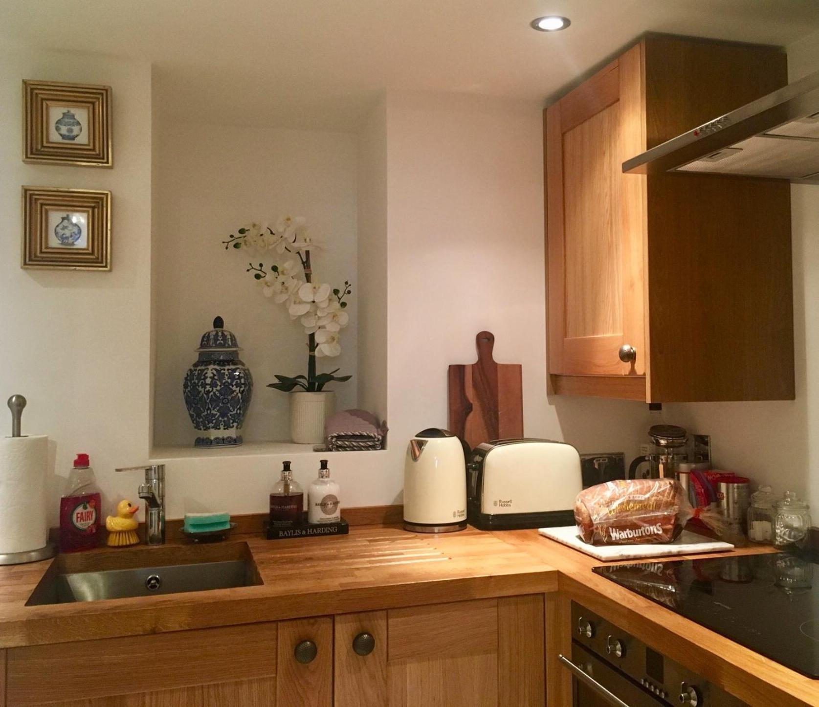 Beautiful 1Br Apartment In Historic St Aubin House Luaran gambar