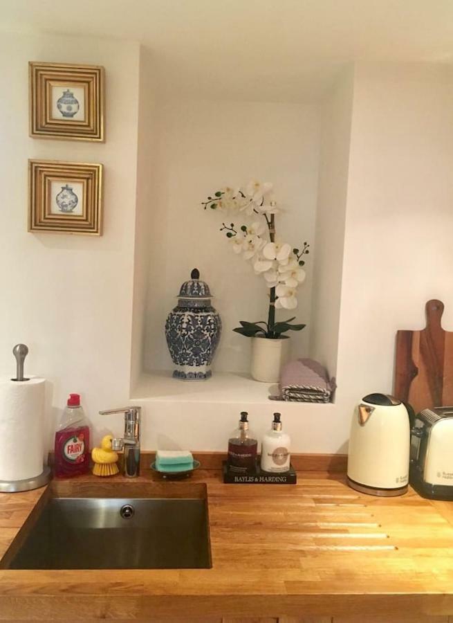 Beautiful 1Br Apartment In Historic St Aubin House Luaran gambar
