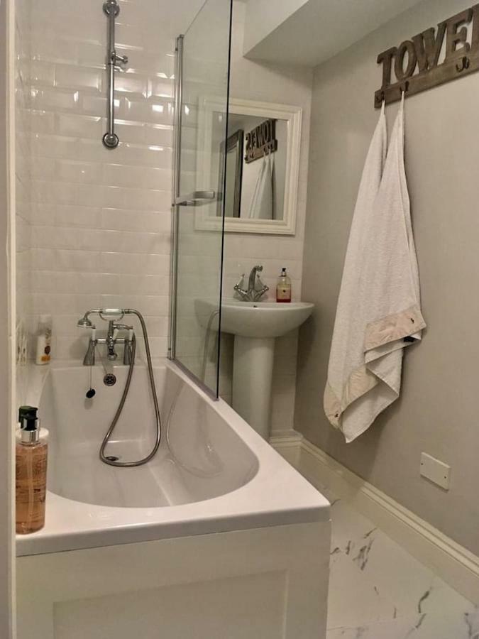 Beautiful 1Br Apartment In Historic St Aubin House Luaran gambar
